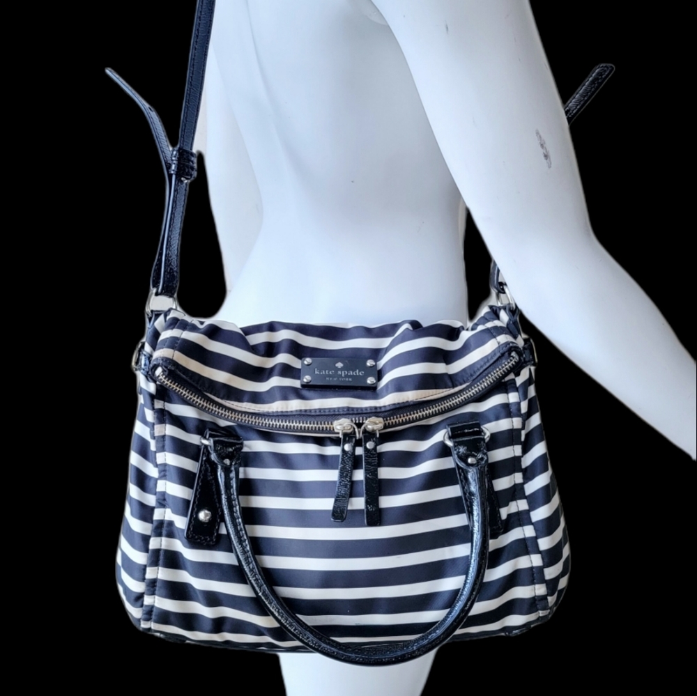 Kate Spade Cobble Hill Small Leslie Convertible Satchel (Black/Cream) Stripe